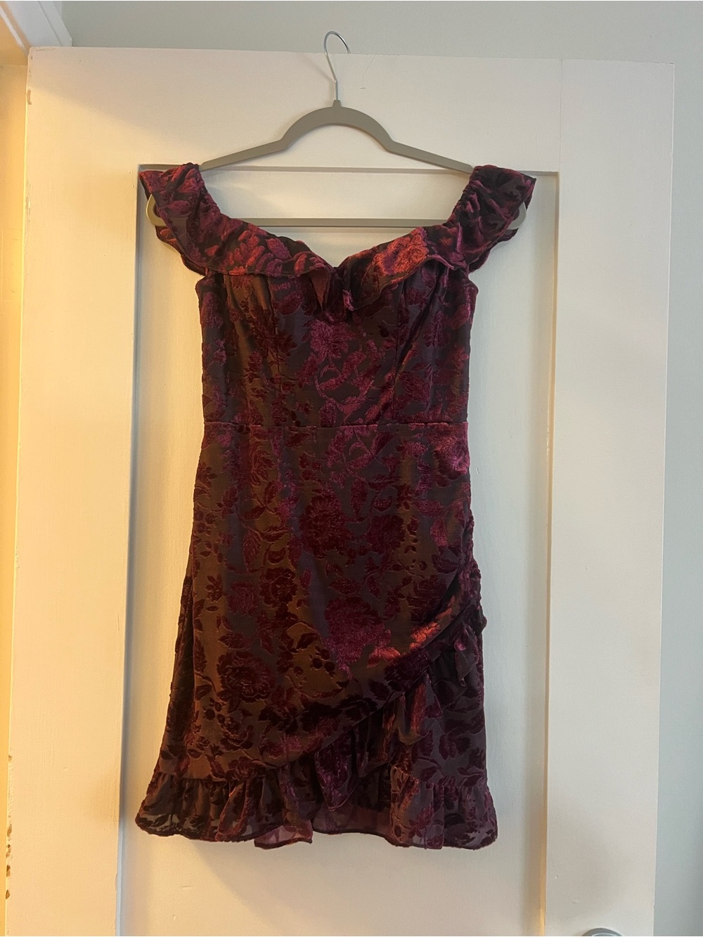 City Studio One-Shoulder Velvet Floral Dress in Burgundy